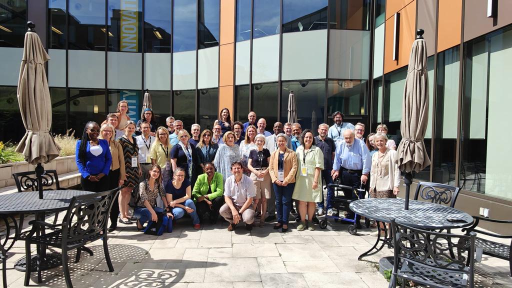 كلية السياسات العامة تشارك بأبحاث مبتكرة في مؤتمر دولي 