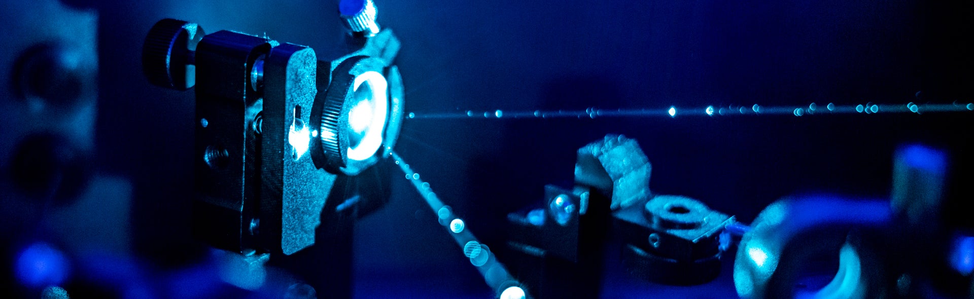 Measurement Device-Independent Quantum Key Distribution