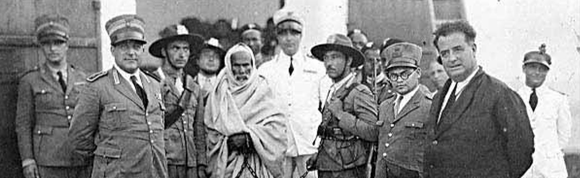 Omar_Mokhtar_arrested_by_Italian_Officials