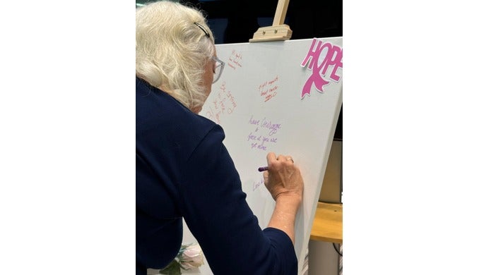 معهد قطر لبحوث الطب الحيوي يعزز التوعية بسرطان الثدي و السكري من خلال حملات متتالية