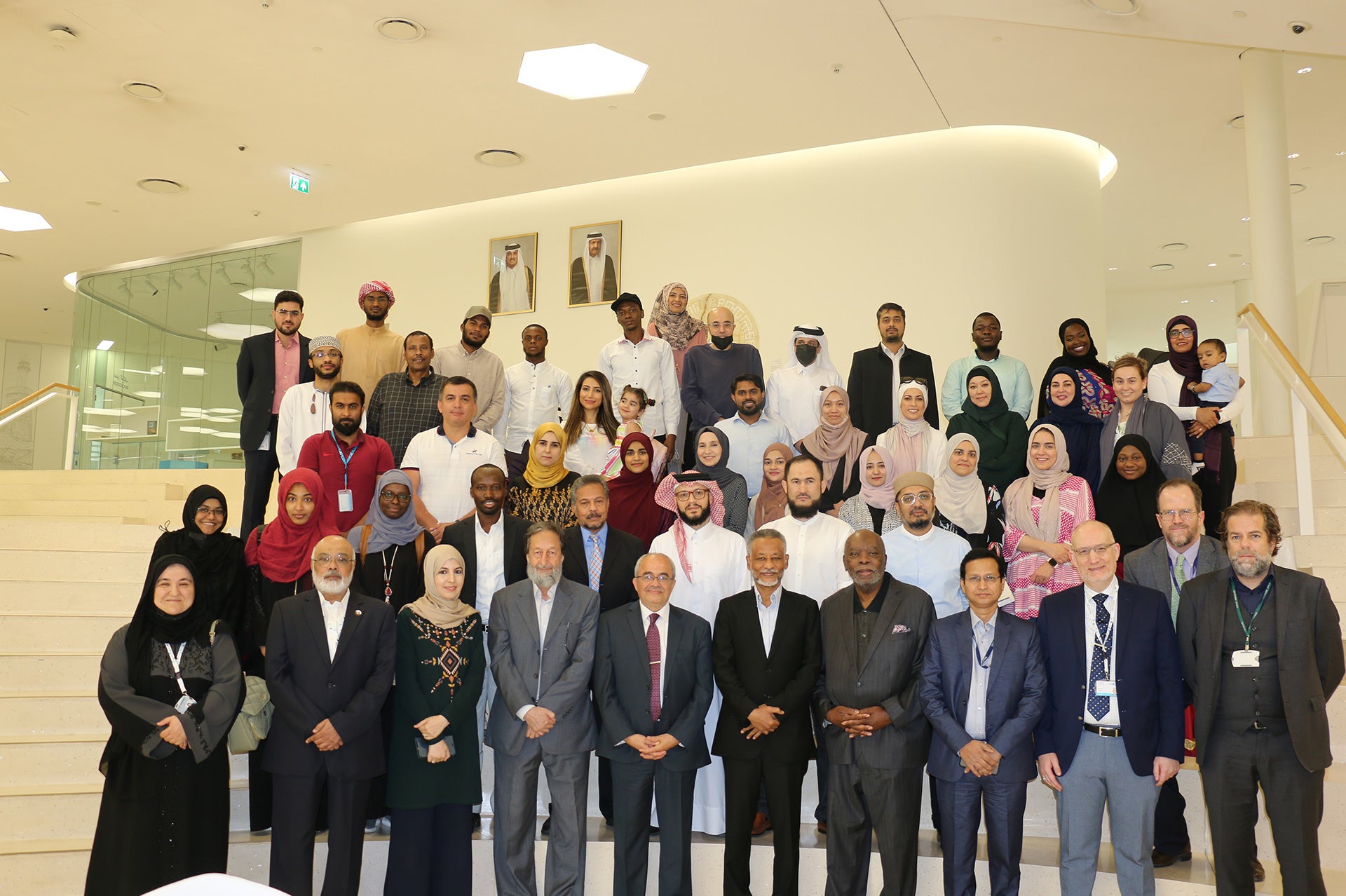 كلية الدراسات الإسلامية تعقد حفلاً لتكريم الطلاب المتفوقين في قائمة العميد