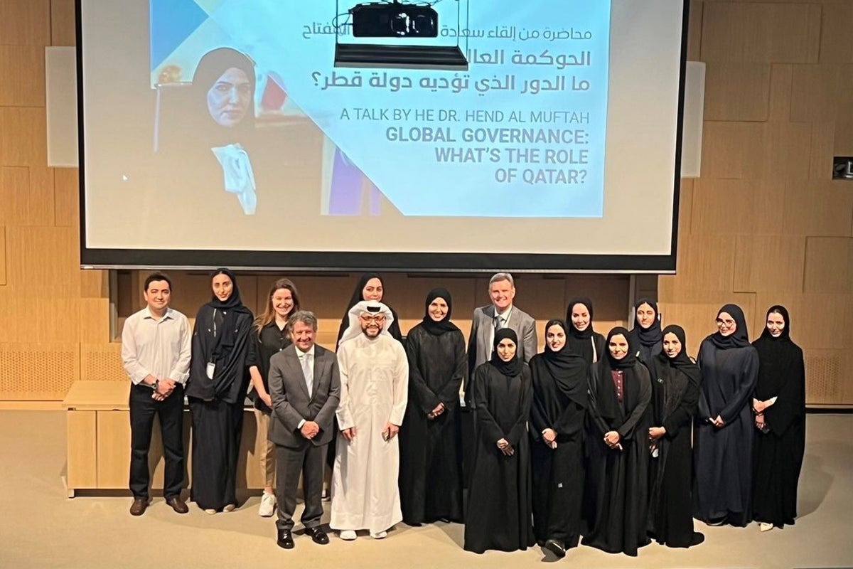 HE Hend Al Muftah meeting with members of the HBKU’s CPP community to discuss Qatar’s responsibilities as a player in global governance. 