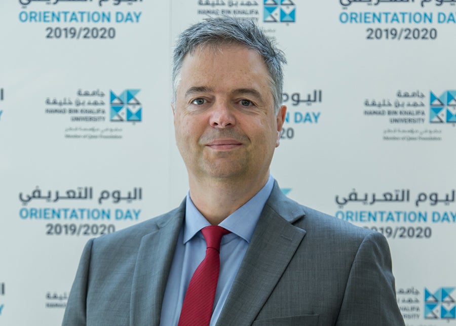 أعضاء هيئة التدريس الجدد والعائدين يثرون المجتمع الأكاديمي المتوسع بجامعة حمد بن خليفة