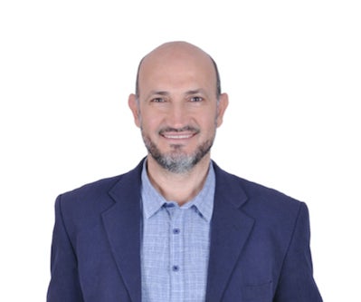 أستاذ بكلية العلوم والهندسة يفوز بجائزة عُمان للبحوث والابتكارات  عن بحثه حول نهج الذكاء الاصطناعي في إدارة خزانات المياه الجوفية في المناطق الساحلية