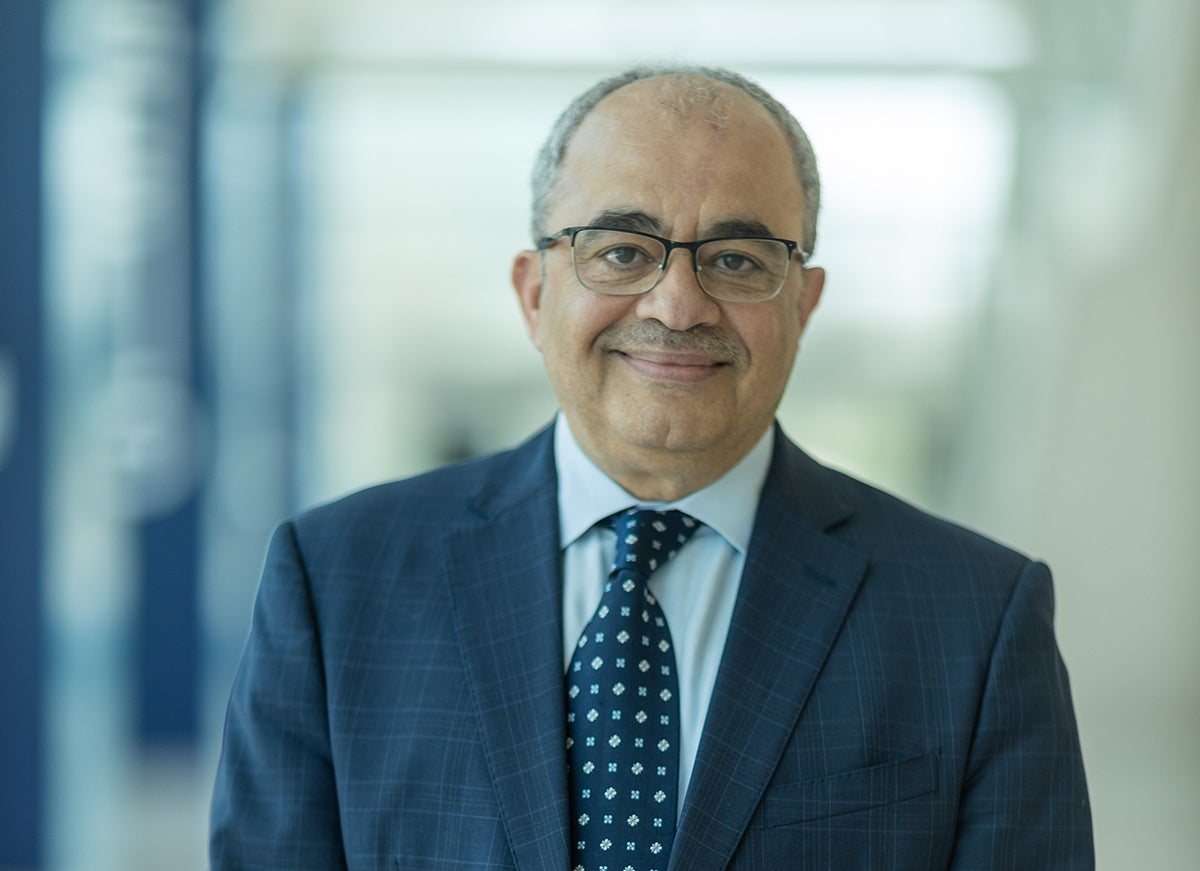 حوار مع الدكتور عماد الدين شاهين 