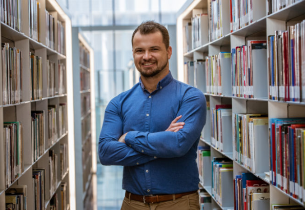 الرموز التعبيرية والحاجة لتجنب مخاوفنا المعنوية 