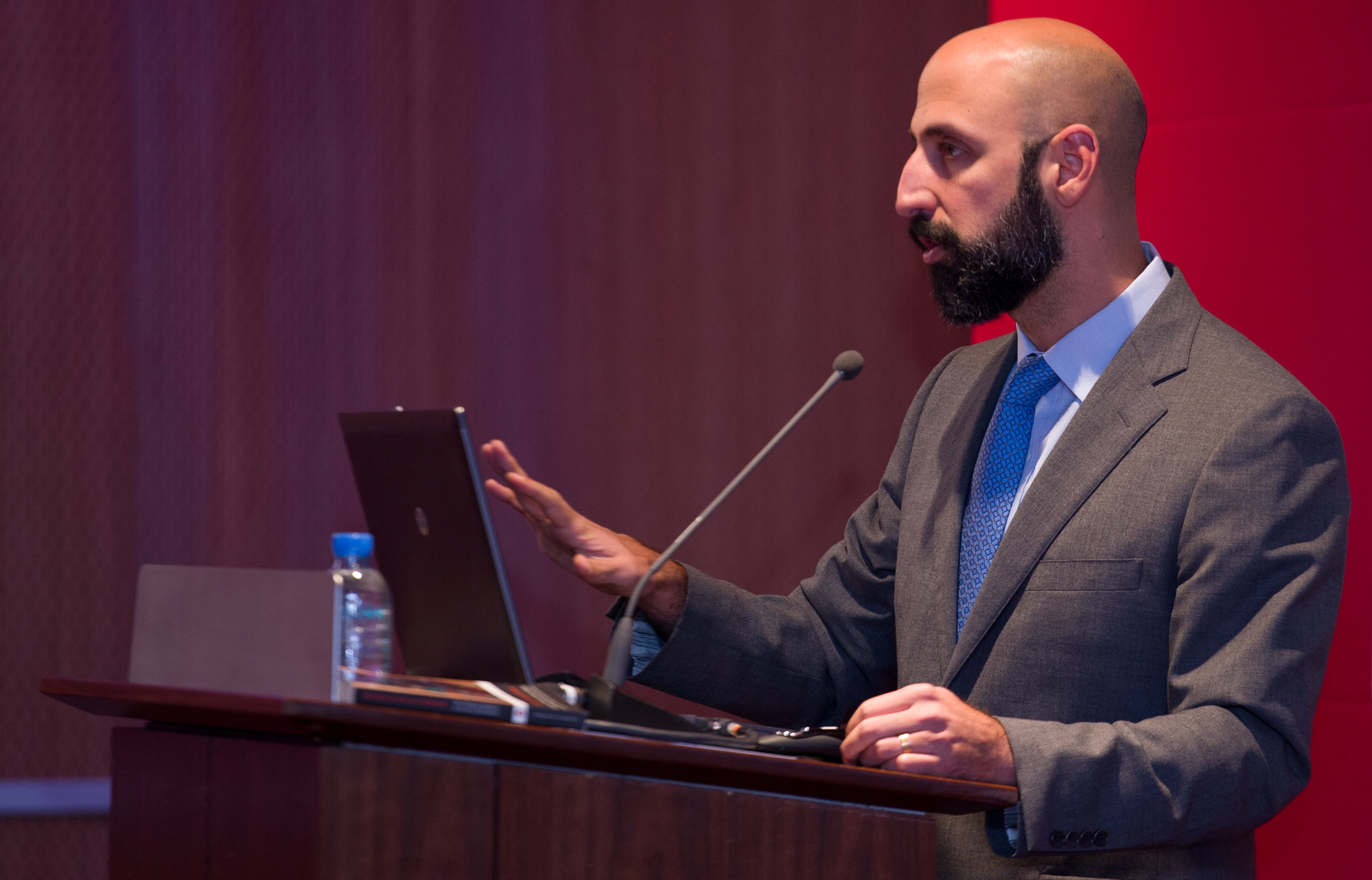 كلية العلوم الإنسانية والاجتماعية في جامعة حمد بن خليفة تستضيف محاضرتَين عن نص موسوعي يعود إلى القرن الرابع عشر وترجمة سيناريو فيلم حديث لـ"والت ديزني" أُنتج في القرن الحادي والعشرين