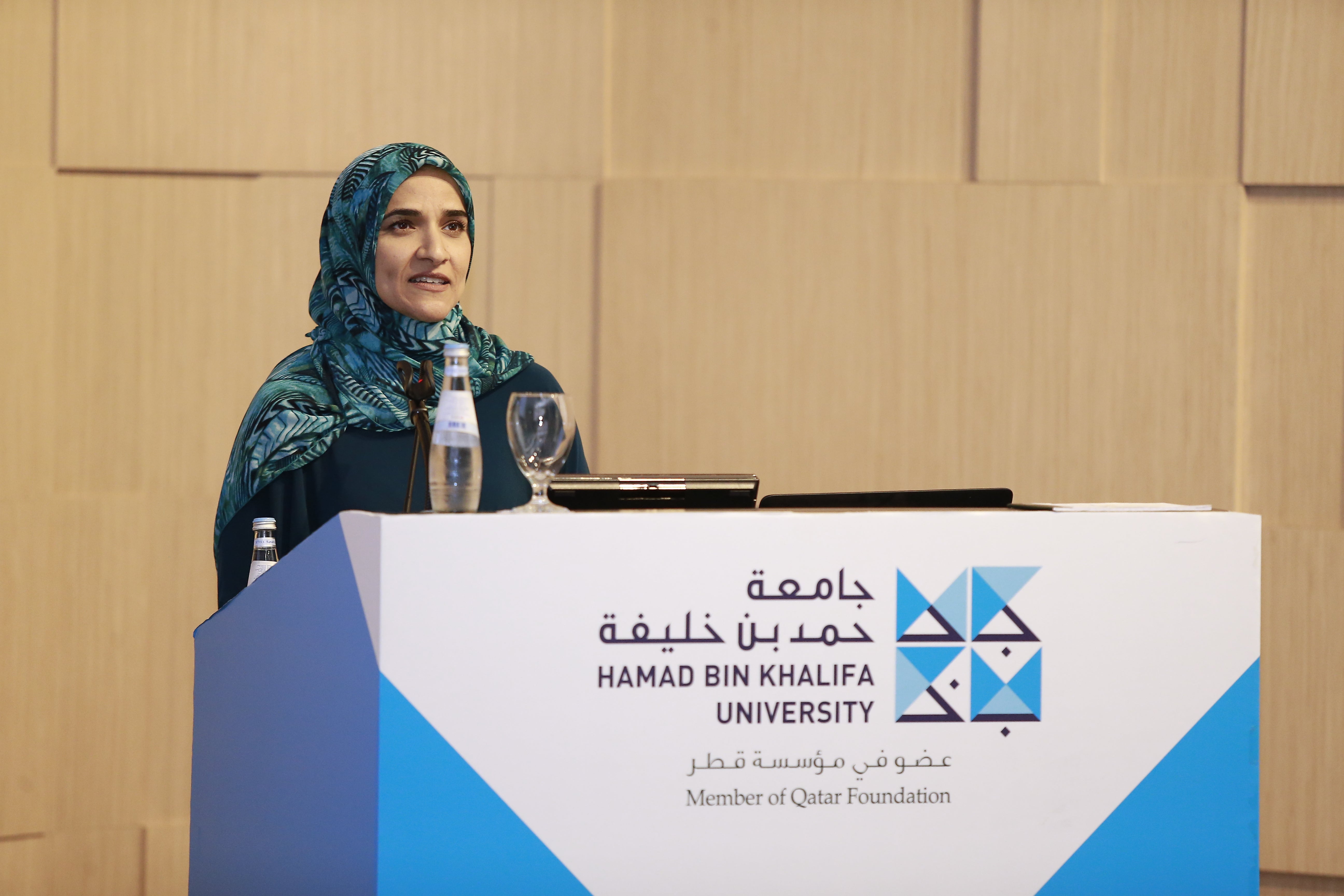 كلية الدراسات الإسلامية بجامعة حمد بن خليفة تستضيف مؤلفة  كتاب "من يتحدث باسم الإسلام؟" 