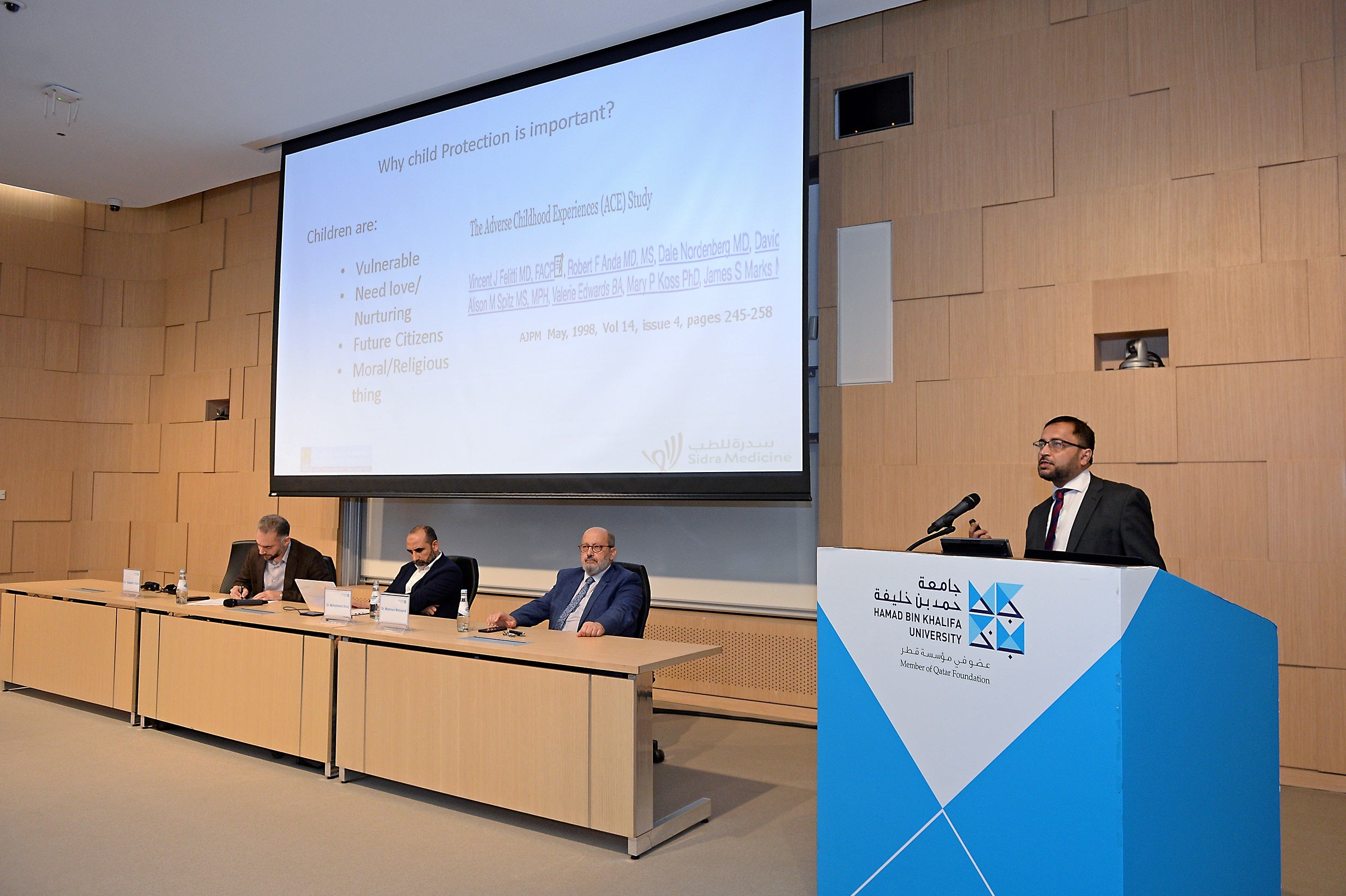 استكشفت ندوة "الأخلاق والطفولة"، التي عقدتها كلية الدراسات الإسلامية بجامعة حمد بن خليفة، كتابات علماء المسلمين عن نموذج "الولد الصالح" واهتمامهم بالتنظير له.