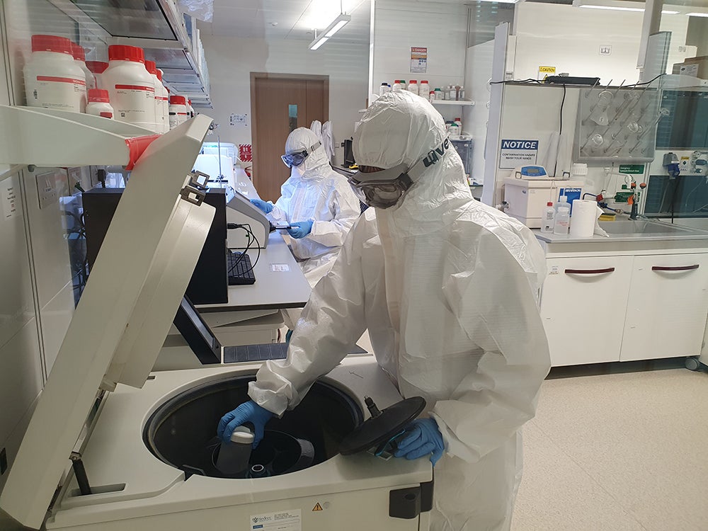 مشروع تعاوني بين معهد قطر لبحوث البيئة والطاقة التابع لجامعة حمد بن خليفة وأطراف معنية قطرية يسعى إلى اكتشاف فيروس كوفيد-19 في مياه الصرف الصحي