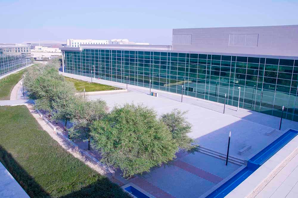 الخبرات والدروس المستفادة في المعاهد البحثية التابعة لجامعة حمد بن خليفة مع دخول المرحلة الثالثة من الرفع التدريجي للقيود