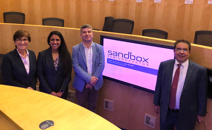 كلية القانون وكلية العلوم والهندسة بجامعة حمد بن خليفة تستضيفان رائدة أعمال من تكساس 