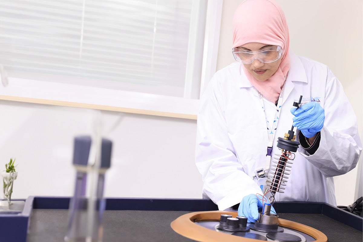 Lithium-Ion Battery Durability and Safety in Desert Climates