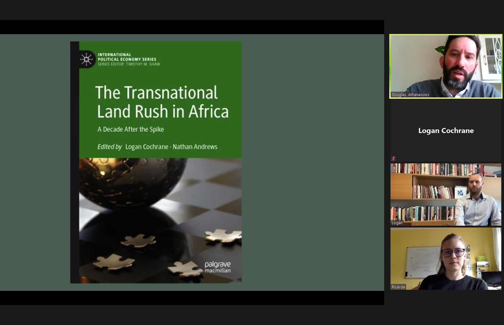 أستاذ بكلية السياسات العامة يلقي محاضرة عن كتابه حول الاندفاع نحو الأراضي في أفريقيا لطلبة الدراسات العليا في جامعة إكستر