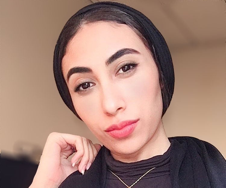 خريجون في دائرة الضوء: إعادة تصور التعليم عبر نهج الواقع الافتراضي 