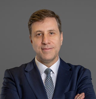 الدكتور أحمد فاروق أيسان