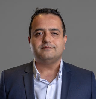 الدكتور مصطفى دسلى