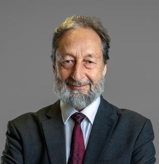 الدكتور نسيم شاه شيرازي