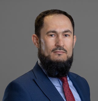 الدكتور روسلان آدم ناجايف