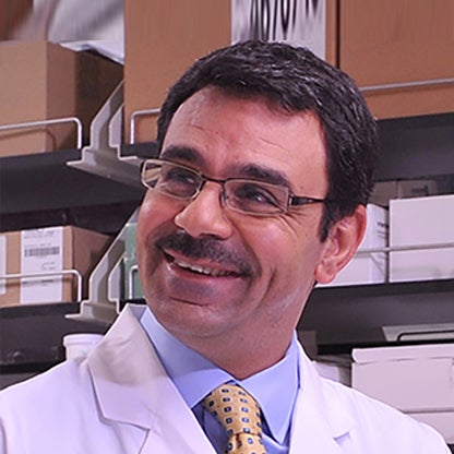 الدكتور خالد مشاقة