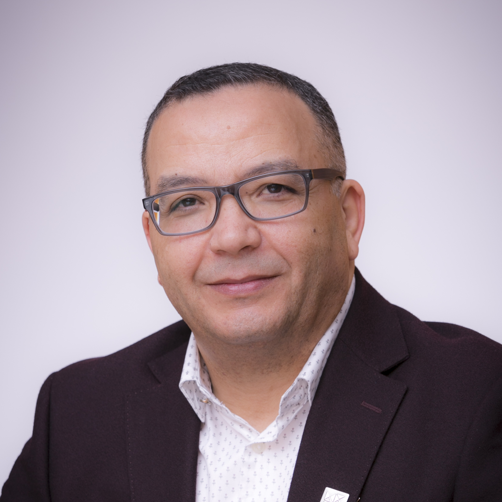 الدكتور محمود ناس