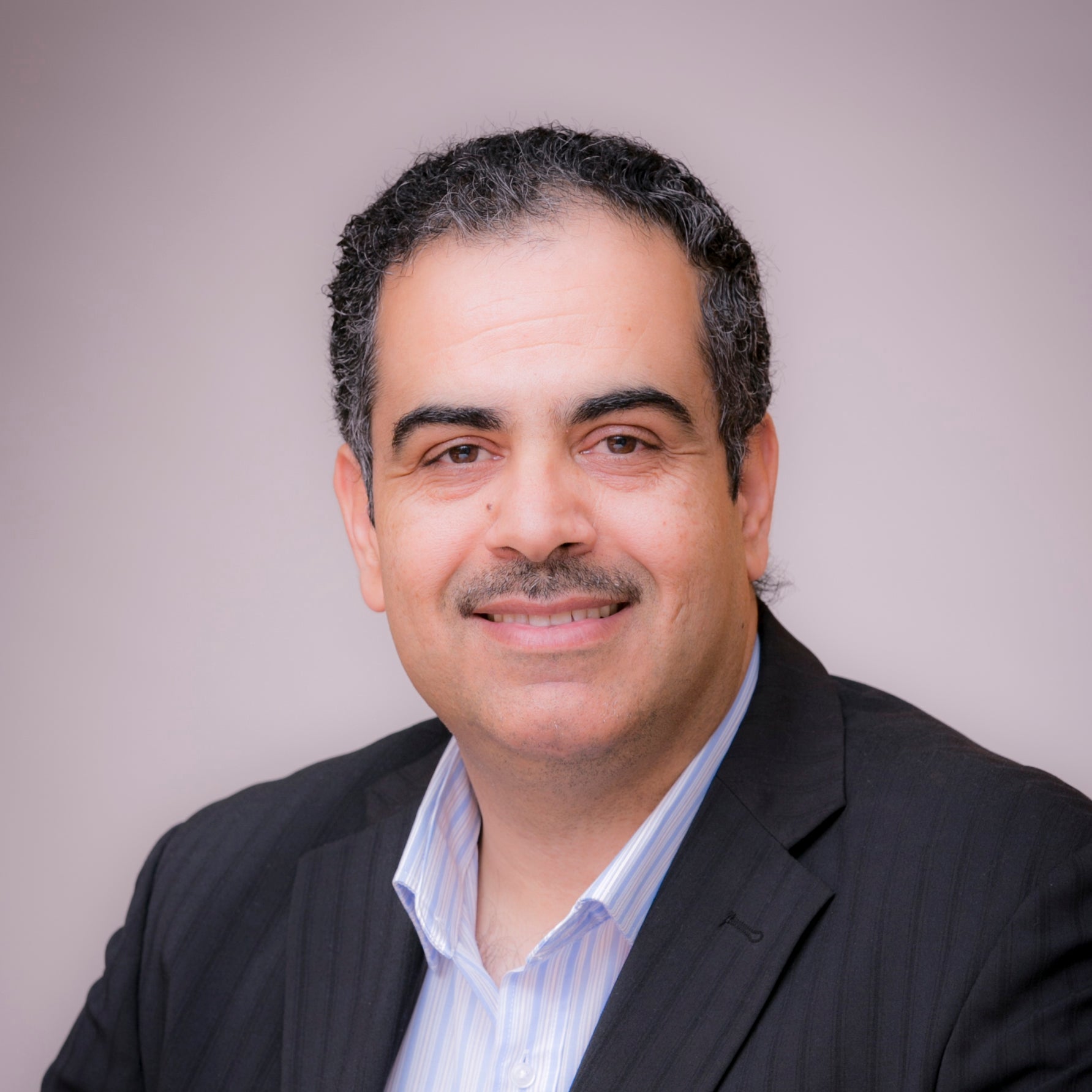 الدكتور نهاد العاجز