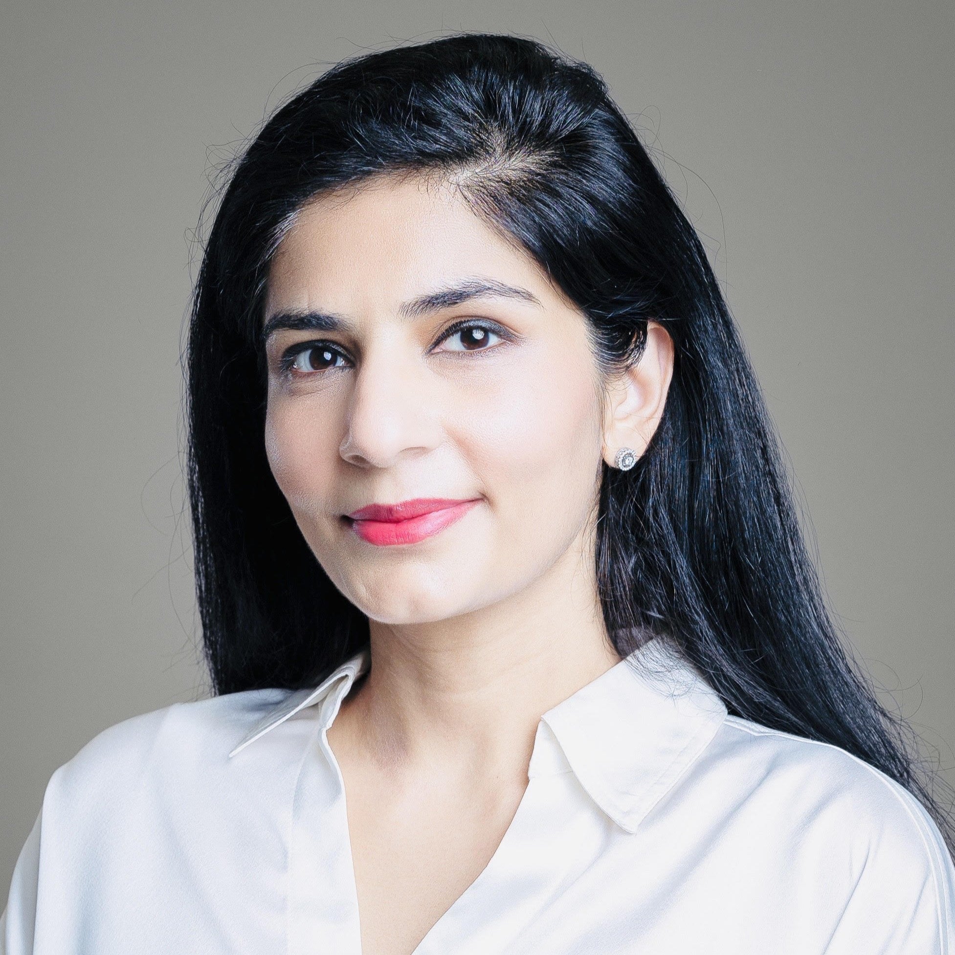 الدكتورة هينا خالد