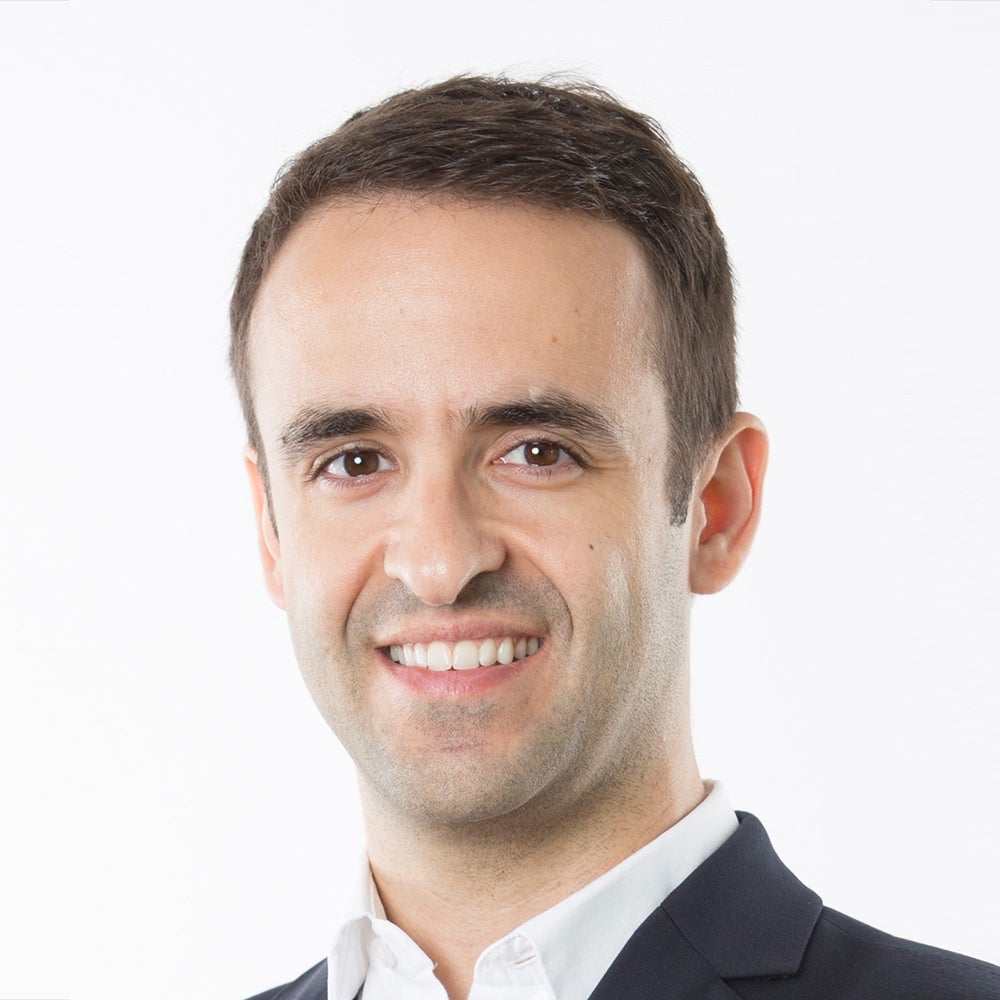 الدكتور لويس سارايفا