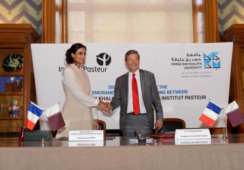 Her Excellency Sheikha Hind bint Hamad signs an agreement with Institut Pasteur