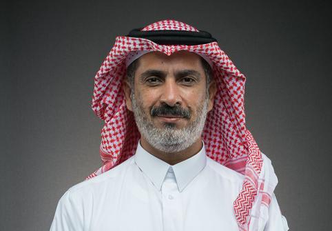 يلقي المحاضرة الشيخ الفلكي سلمان بن جبر آل ثاني، رئيس مركز قطر لعلوم الفضاء والفلك