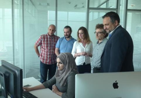 إطلاق تطبيق "جليس" من معهد قطر لبحوث الحوسبة بلغات جديدة