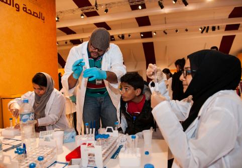 معاهد البحوث بجامعة حمد بن خليفة تدعم أنشطة مؤسسة قطر للاحتفال باليوم الوطني في درب الساعي