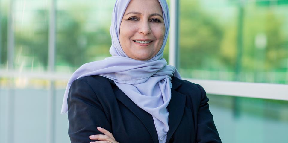 الدكتورة إيمان الفيتوري، العالمة في معهد قطر لبحوث الحوسبة، التي قادت البرنامج