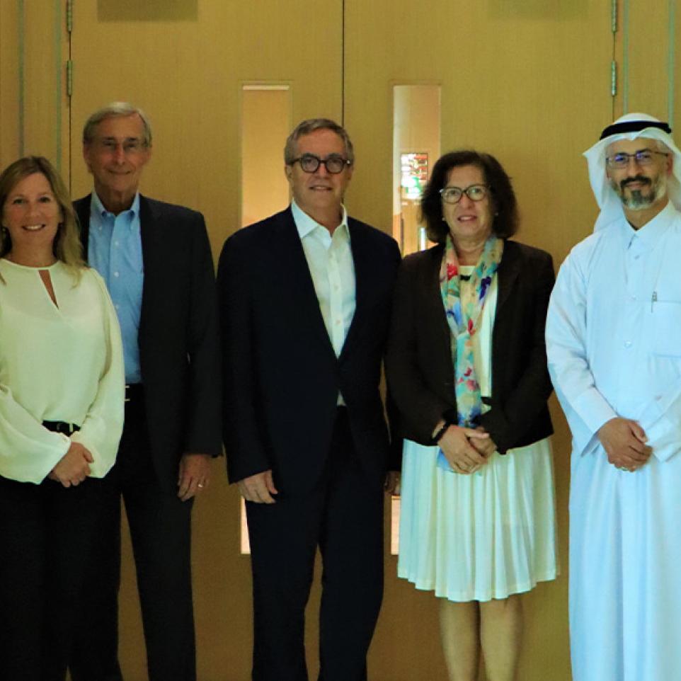 معهد قطر لبحوث الطب الحيوي يعقد اجتماعًا مع اللجنة...