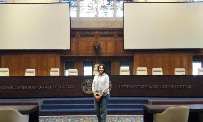 طالبة من جامعة حمد بن خليفة تنضم إلى برنامج التدريب القانوني الصيفي في أكاديمية لاهاي للقانون الدولي