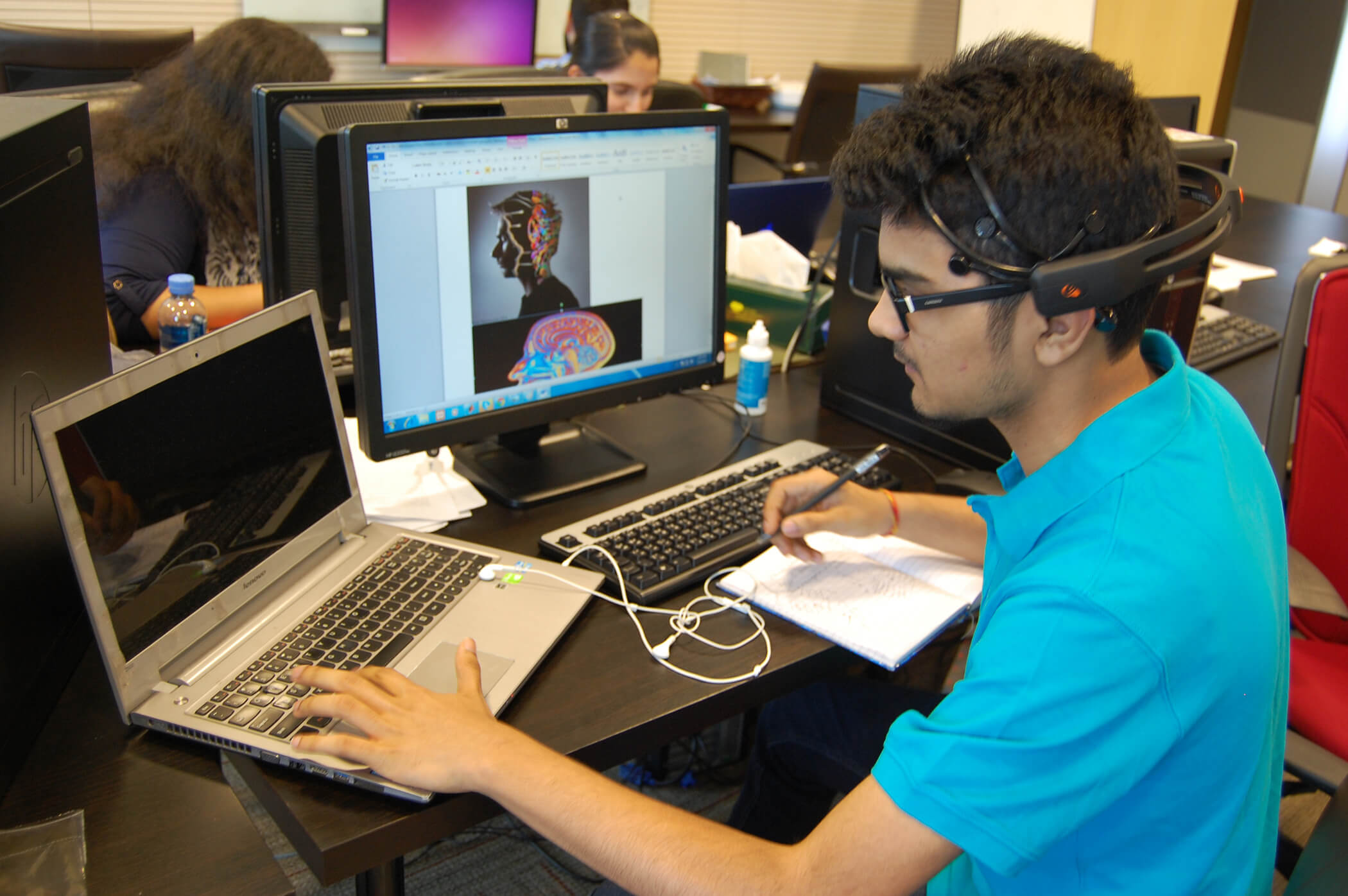 معاهد البحوث بجامعة حمد بن خليفة تدعو الطلاب الجامعيين لتقديم طلبات الالتحاق ببرامج التدريب الصيفية