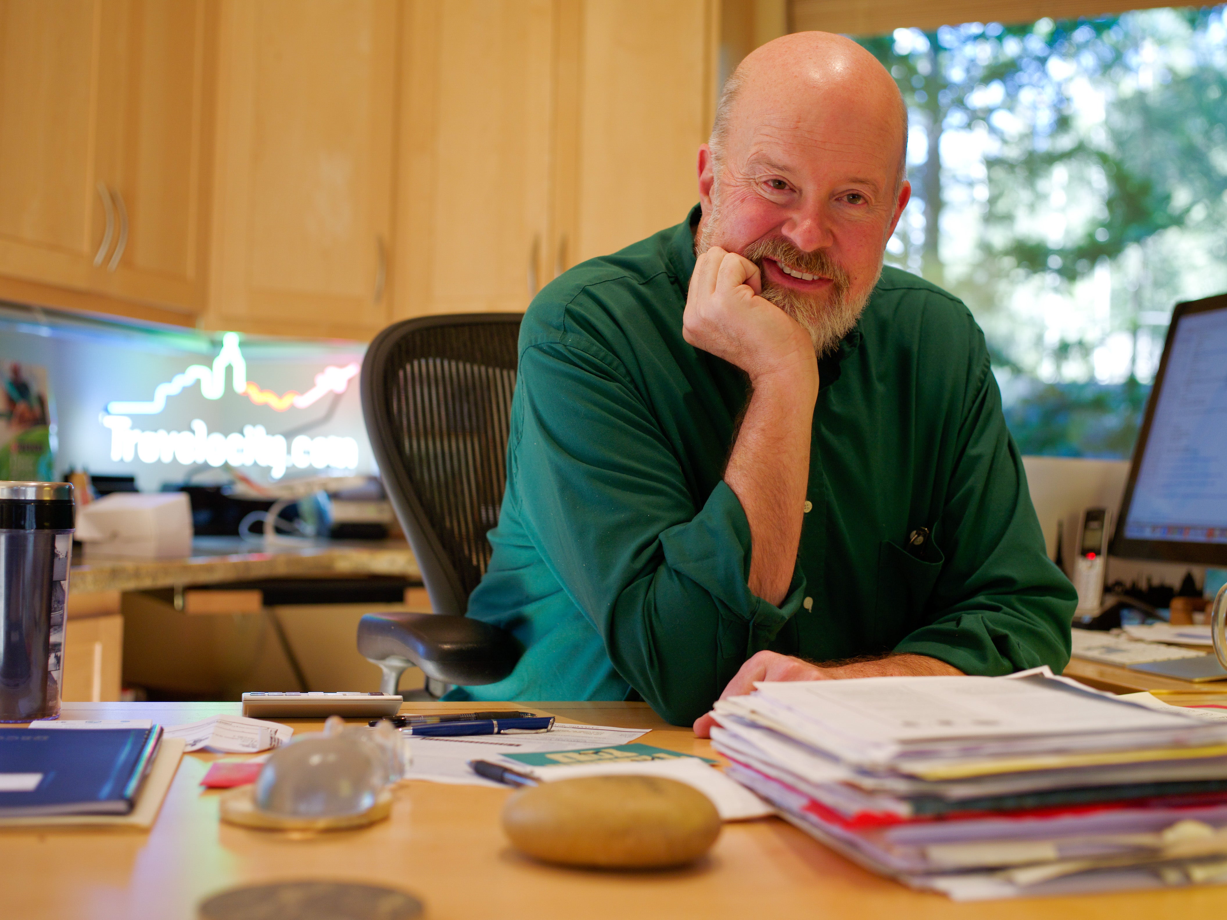 جامعة حمد بن خليفة تستضيف مؤسس موقعي "ترافيلوسيتي" و"كاياك" للحديث عن الابتكار