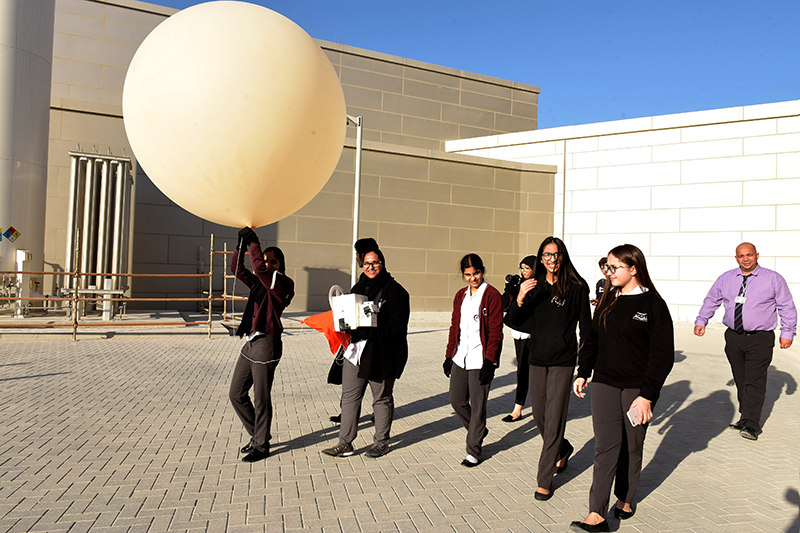 HBKU’s QEERI Scientists Work with High School Students on Interdisciplinary Learning Project HBKU’s QEERI Scientists Work with High School Students on Interdisciplinary Learning Project