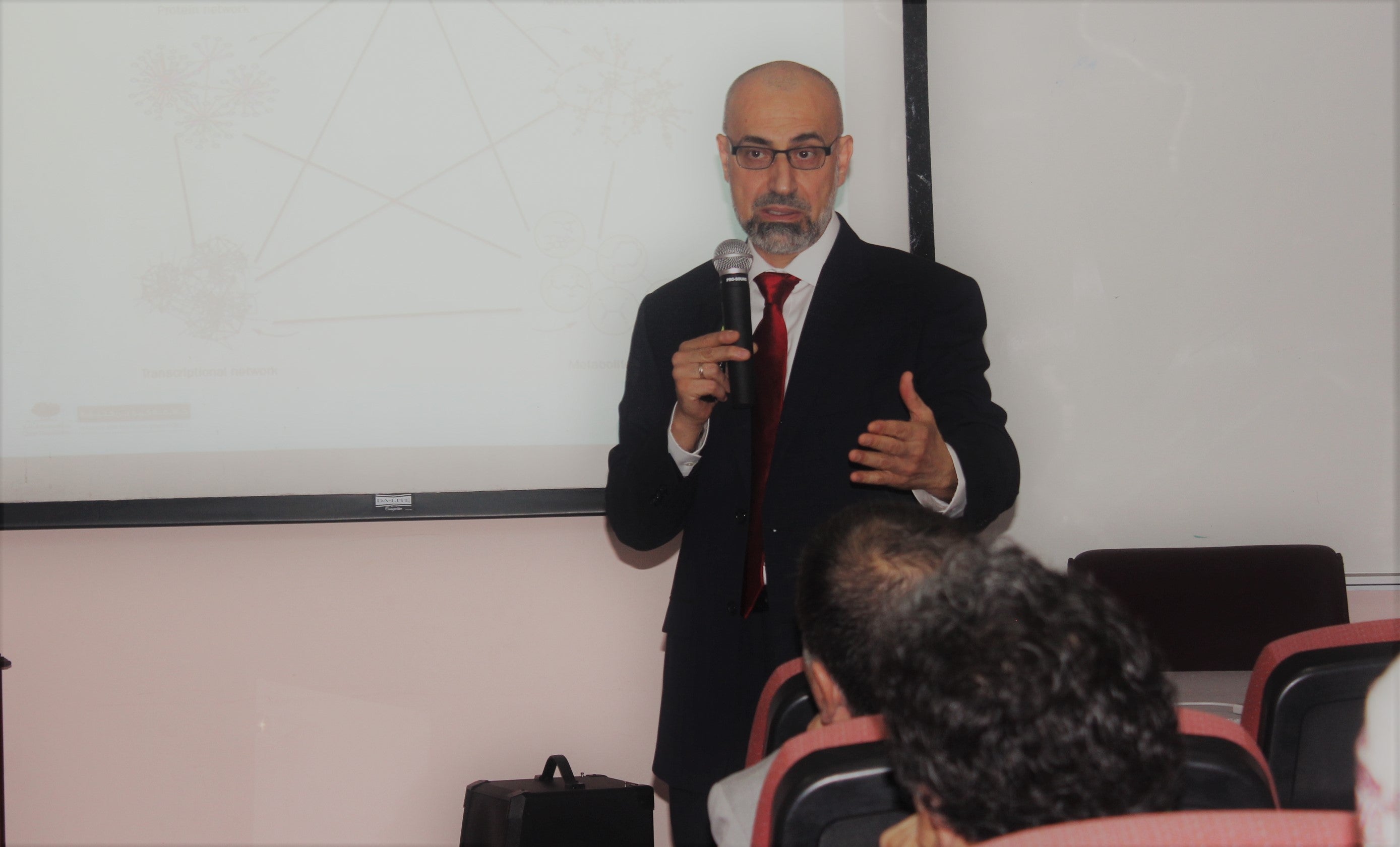 Dr. Walid Qoronfleh of HBKU gives keynote address at the 4th International Workshop on Food and Brain Health in Oman