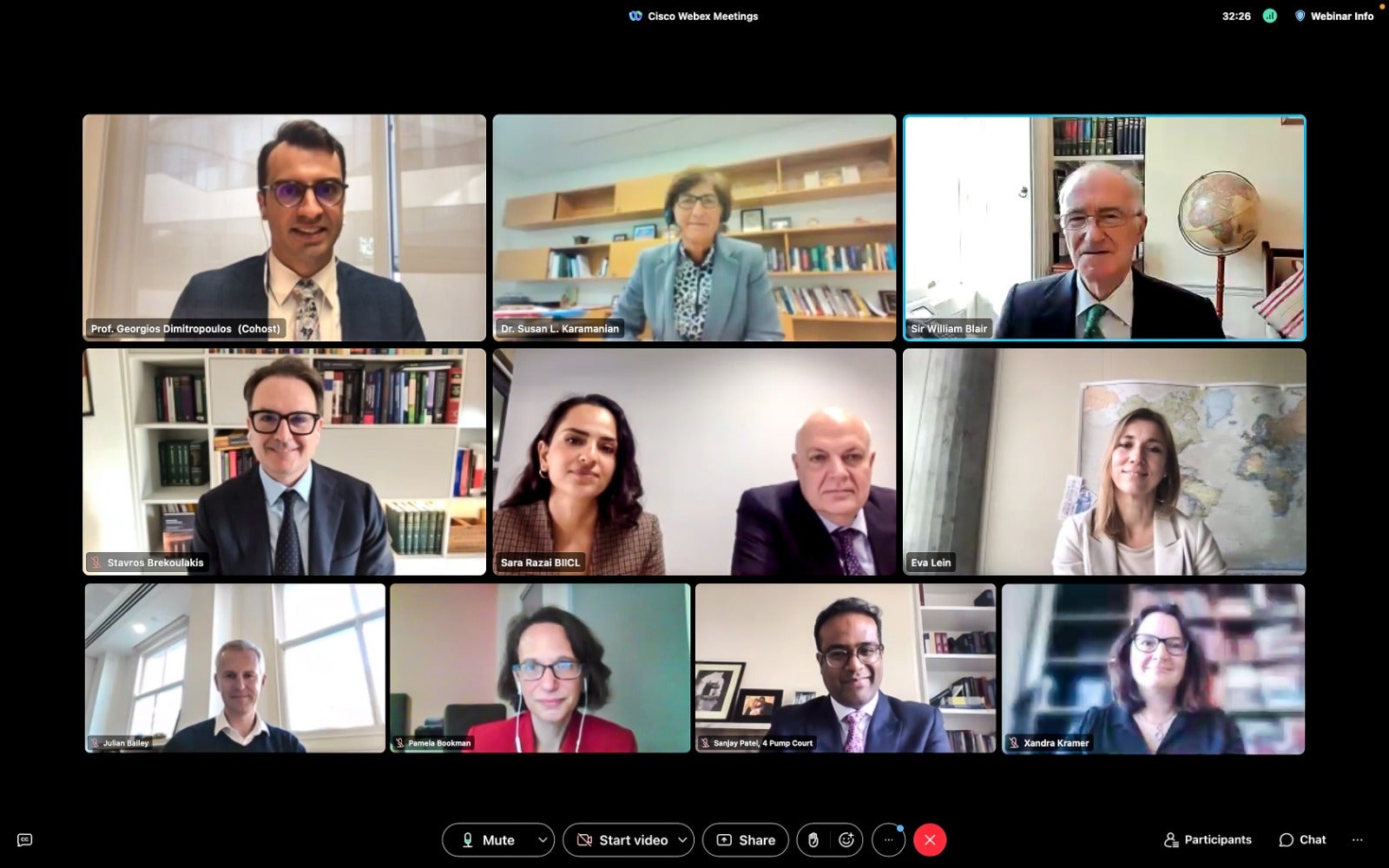 كلية القانون تطلق كتابًا حول المحاكم التجارية الدولية